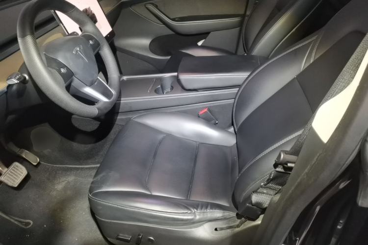 Used Tesla Model Y 2022 Rear-Wheel-Drive Version Left Front Seat