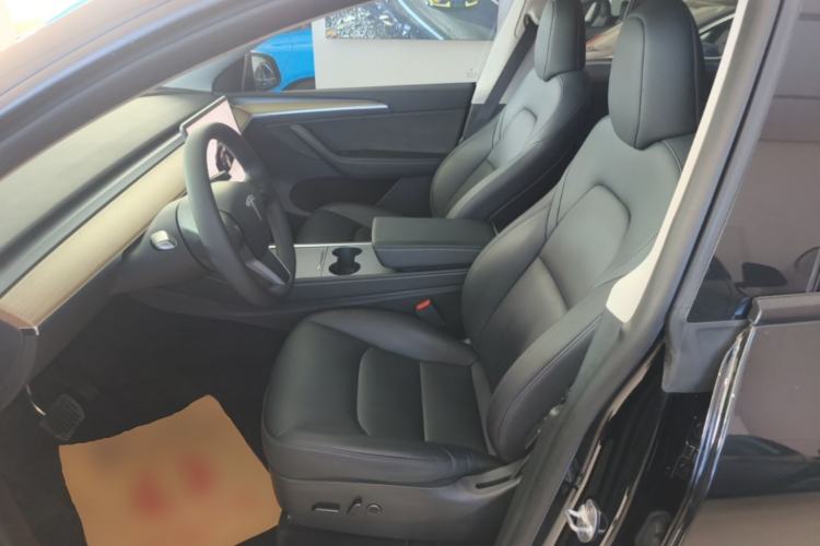 Used Tesla Model Y 2022 Rear-Wheel-Drive Version Left Front Seat