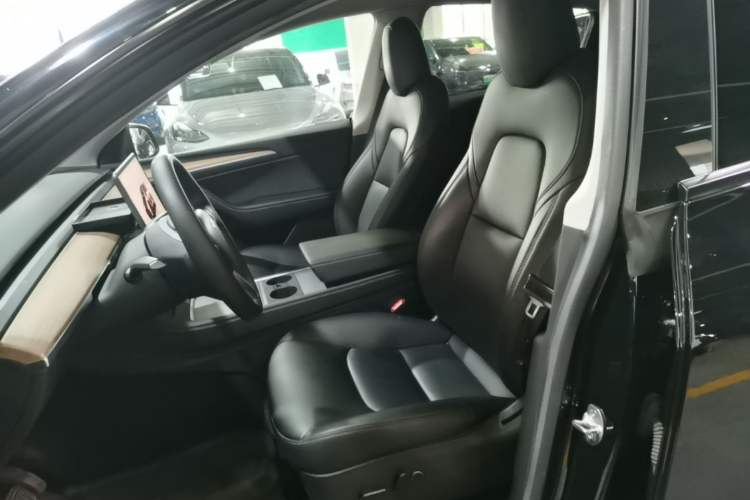 Used Tesla Model Y 2022 Rear-Wheel-Drive Version Left Front Seat