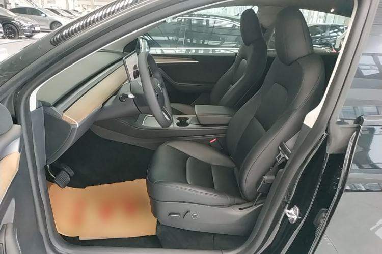 Used Tesla Model Y 2022 Rear-Wheel-Drive Version Left Front Seat