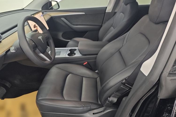 Used Tesla Model Y 2022 Rear-Wheel-Drive Version Left Front Seat
