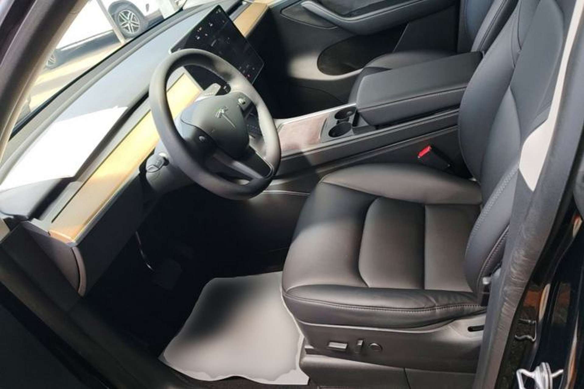 Used Tesla Model Y 2022 Rear-Wheel-Drive Version Left Front Seat