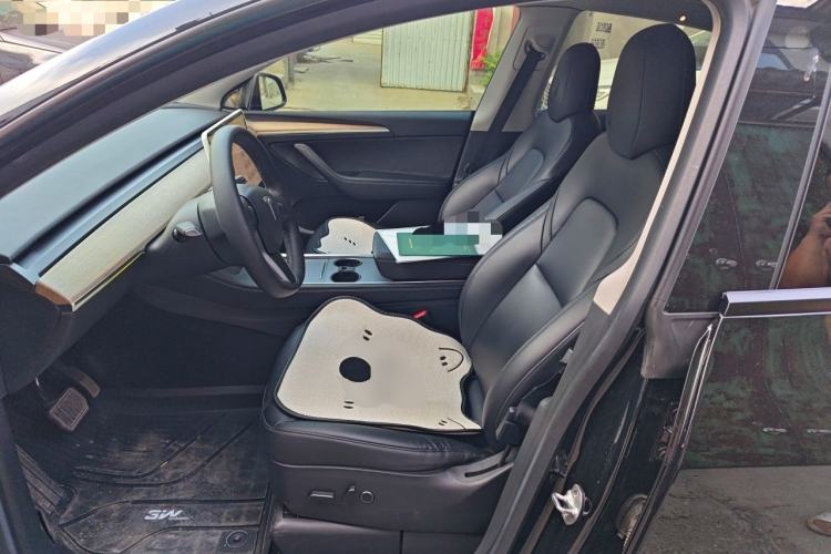 Used Tesla Model Y 2022 Rear-Wheel-Drive Version Left Front Seat