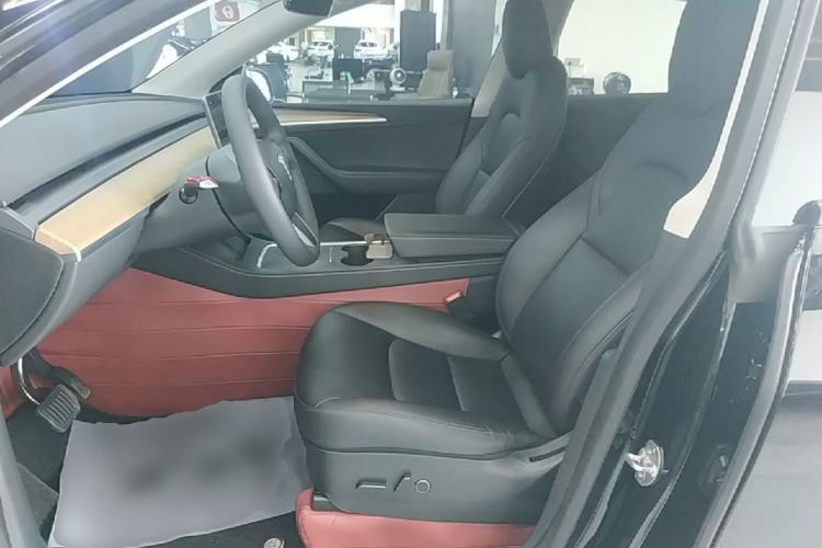 Used Tesla Model Y 2022 Rear-Wheel-Drive Version Left Front Seat
