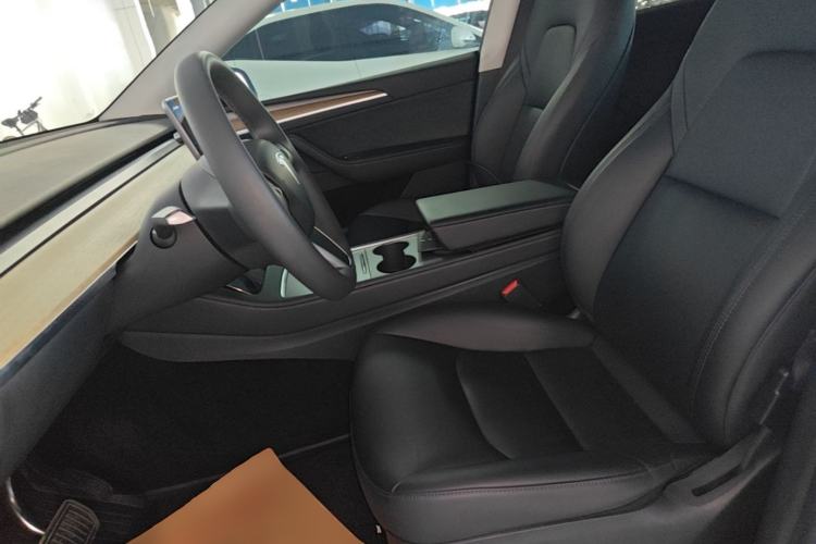 Used Tesla Model Y 2022 Rear-Wheel-Drive Version Left Front Seat