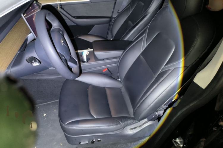 Used Tesla Model Y 2022 Rear-Wheel-Drive Version Left Front Seat