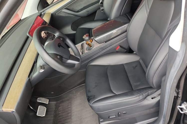 Used Tesla Model Y 2022 Rear-Wheel-Drive Version Left Front Seat