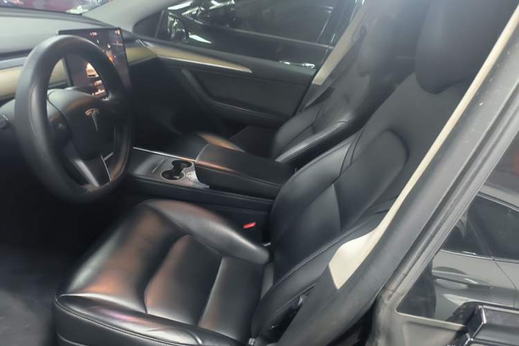 Used Tesla Model Y 2022 Rear-Wheel-Drive Version Left Front Seat