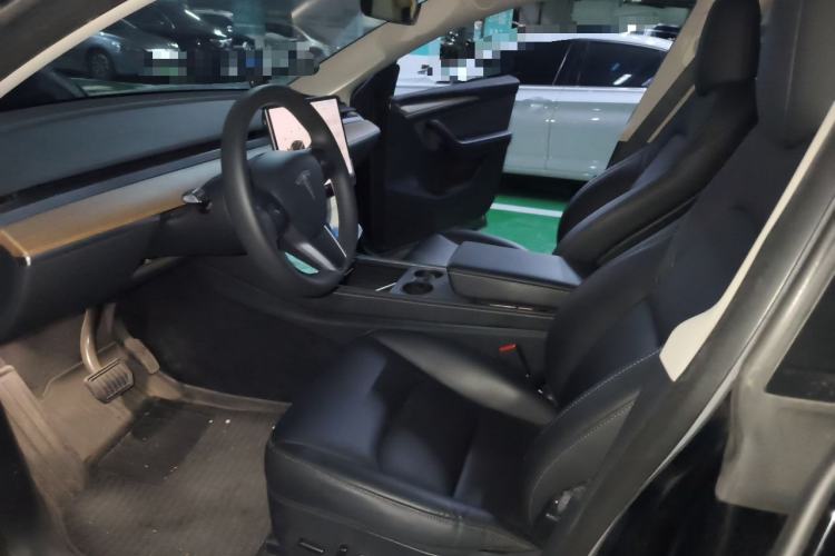 Used Tesla Model Y 2022 Rear-Wheel-Drive Version Left Front Seat