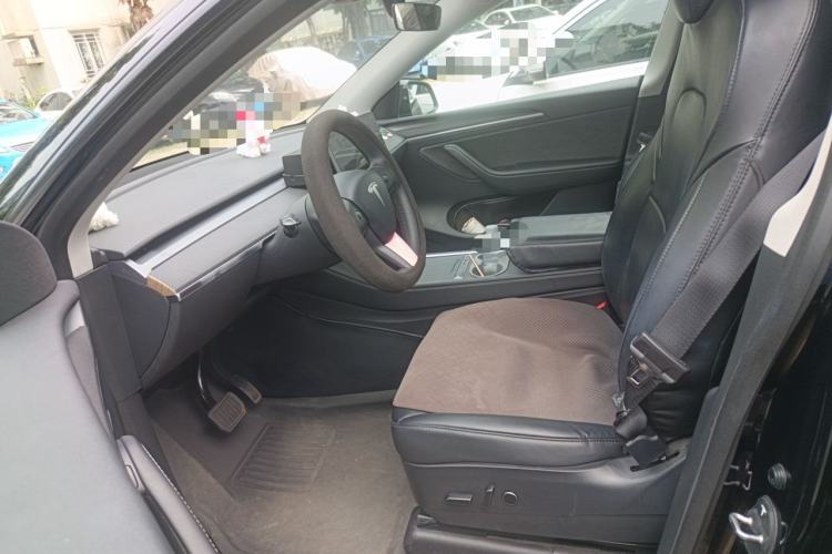 Used Tesla Model Y 2022 Rear-Wheel-Drive Version Left Front Seat