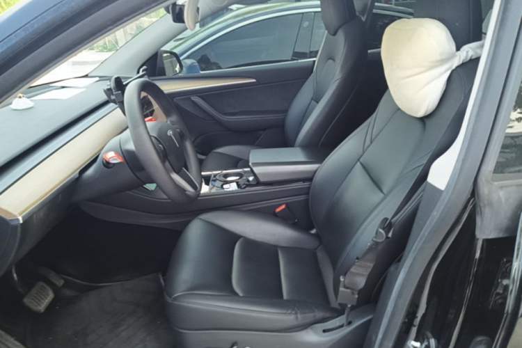 Used Tesla Model Y 2022 Rear-Wheel-Drive Version Left Front Seat