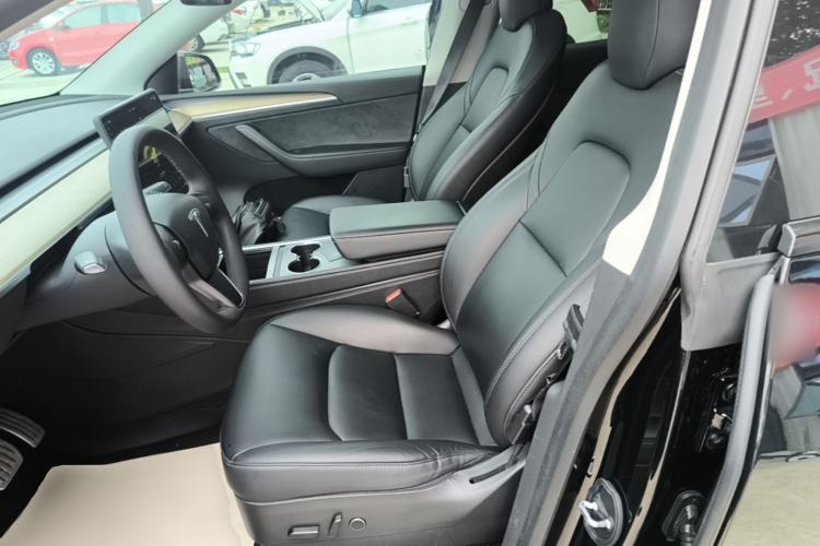 Used Tesla Model Y 2022 Rear-Wheel-Drive Version Left Front Seat