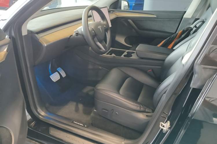 Used Tesla Model Y 2022 Performance High-Performance All-Wheel-Drive Version Left Front Seat