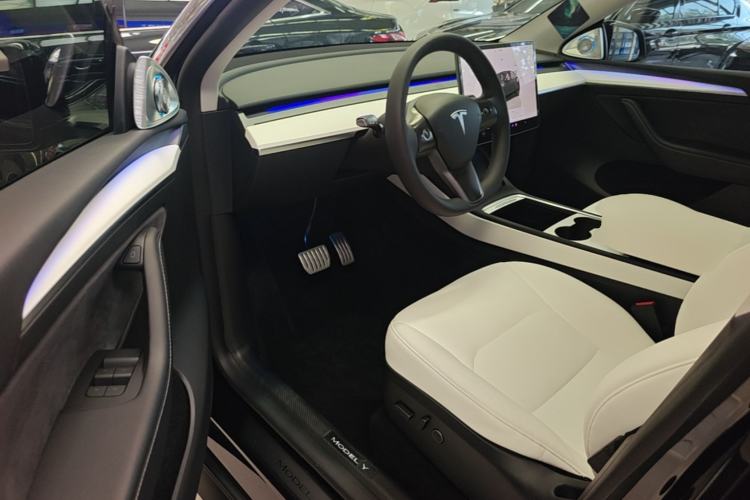 Used Tesla Model Y 2022 Revised Version Long-Range All-Wheel Drive Left Front Seat