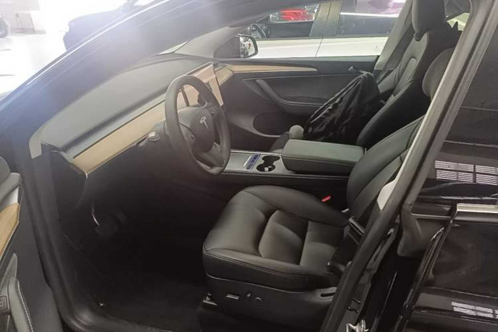 Used Tesla Model Y 2022 Rear-Wheel-Drive Version Left Front Seat