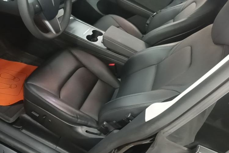 Used Tesla Model Y 2022 Rear-Wheel-Drive Version Left Front Seat
