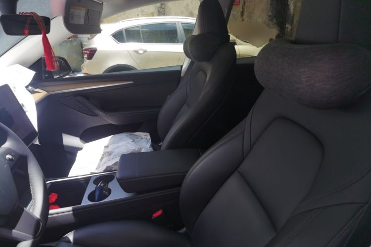 Used Tesla Model Y 2022 Long-Range All-Wheel-Drive Version Left Front Seat