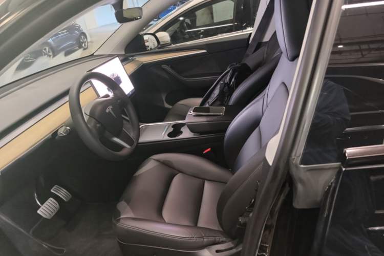 Used Tesla Model Y 2022 Performance High-Performance All-Wheel-Drive Version Left Front Seat