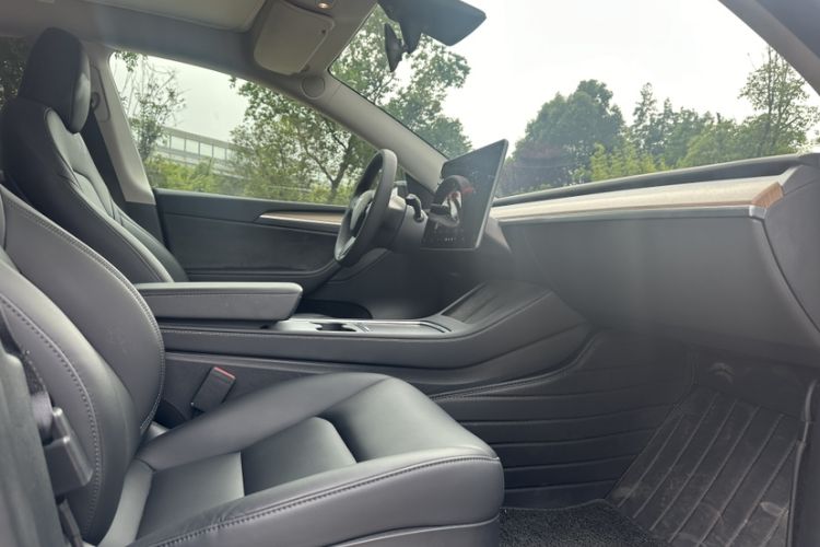 Used Tesla Model Y 2022 Performance High-Performance All-Wheel-Drive Version Left Front Seat
