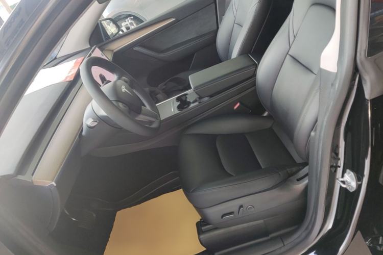 Used Tesla Model Y 2022 Rear-Wheel-Drive Version Left Front Seat