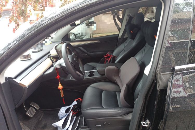 Used Tesla Model Y 2022 Rear-Wheel-Drive Version Left Front Seat