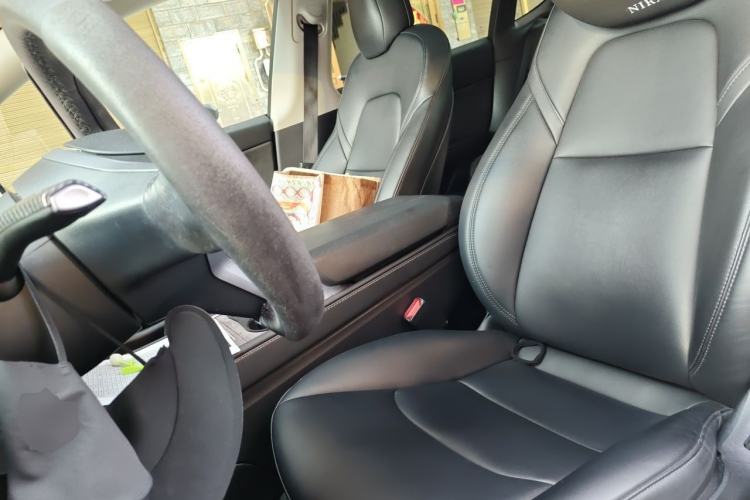Used Tesla Model Y 2022 Long-Range All-Wheel-Drive Version Left Front Seat