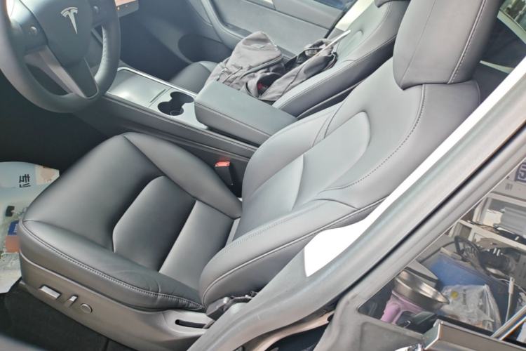 Used Tesla Model Y 2022 Long-Range All-Wheel-Drive Version Left Front Seat