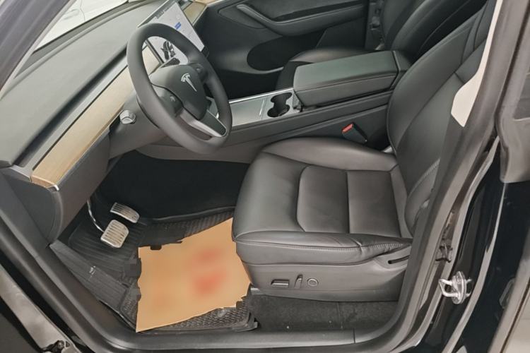 Used Tesla Model Y 2022 Rear-Wheel-Drive Version Left Front Seat