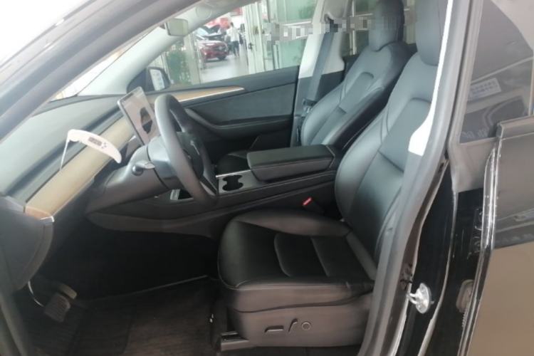 Used Tesla Model Y 2022 Rear-Wheel-Drive Version Left Front Seat