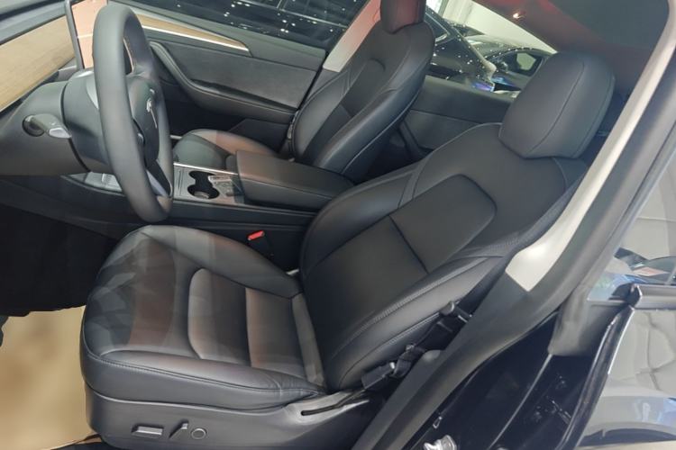 Used Tesla Model Y 2022 Rear-Wheel-Drive Version Left Front Seat