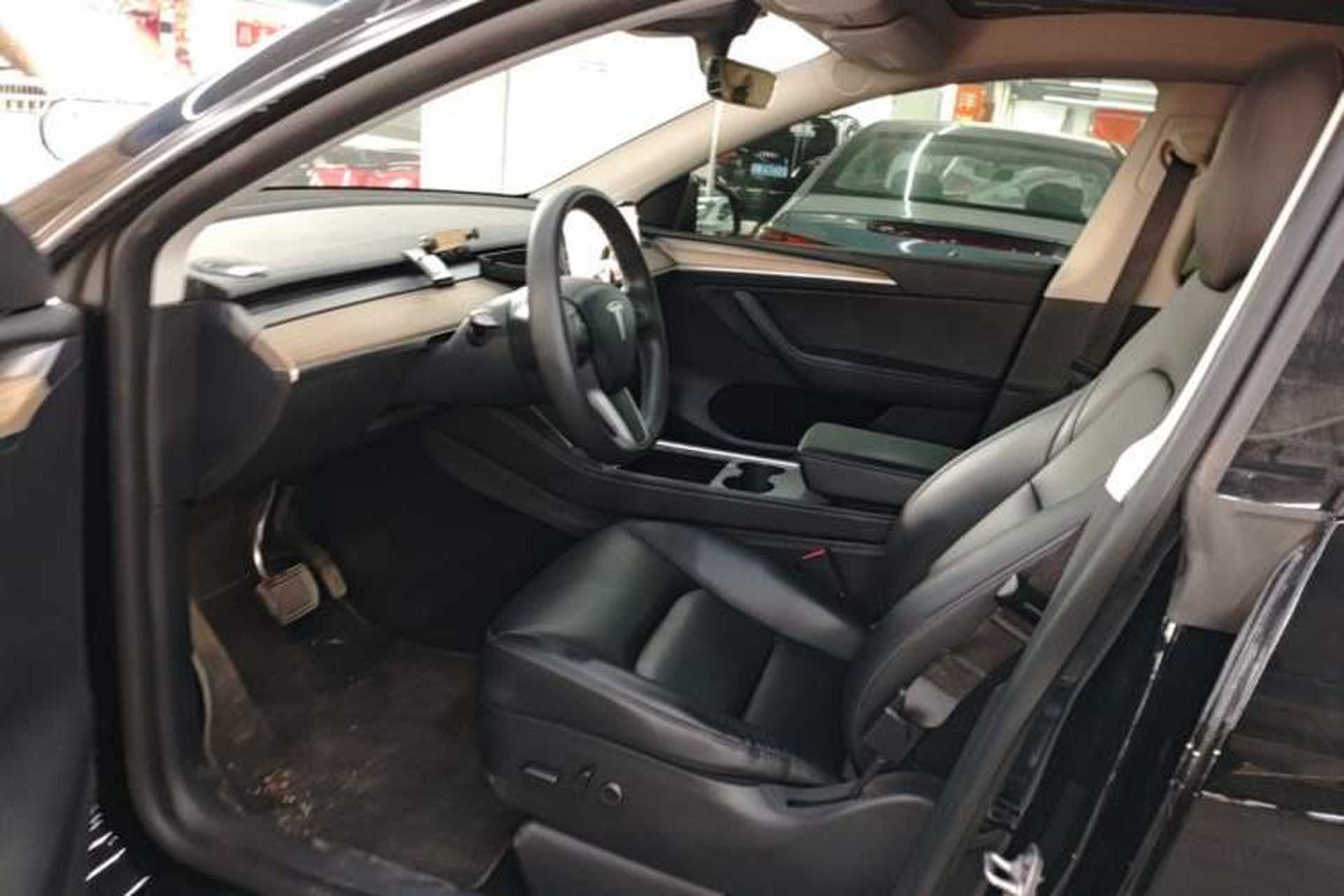 Used Tesla Model Y 2022 Rear-Wheel-Drive Version Left Front Seat