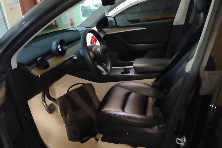 Used Tesla Model Y 2022 Rear-Wheel-Drive Version Left Front Seat