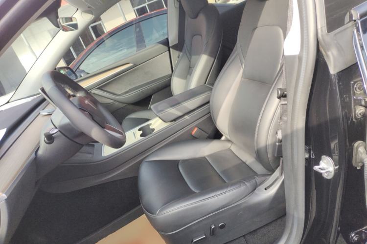 Used Tesla Model Y 2022 Rear-Wheel-Drive Version Left Front Seat
