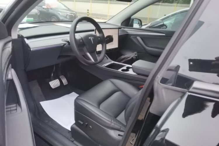Used Tesla Model Y 2022 Performance High-Performance All-Wheel-Drive Version Left Front Seat