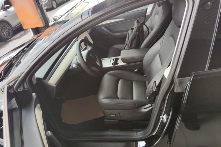 Used Tesla Model Y 2022 Rear-Wheel-Drive Version Left Front Seat
