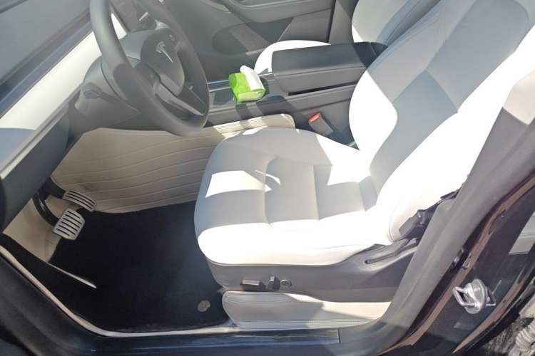 Used Tesla Model Y 2022 Performance High-Performance All-Wheel-Drive Version Left Front Seat