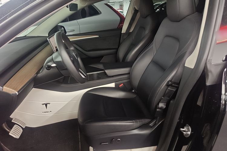 Used Tesla Model Y 2022 Performance High-Performance All-Wheel-Drive Version Left Front Seat