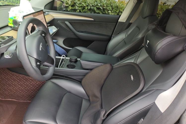 Used Tesla Model Y 2022 Rear-Wheel-Drive Version Left Front Seat