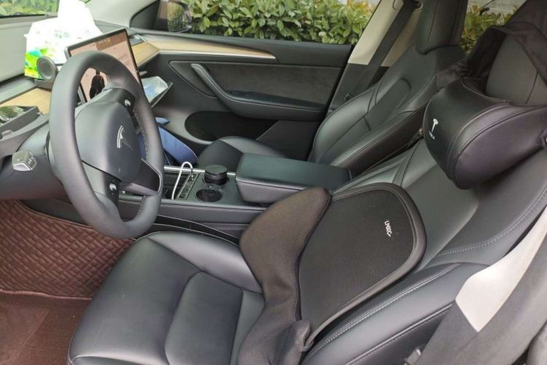 Used Tesla Model Y 2022 Rear-Wheel-Drive Version Left Front Seat
