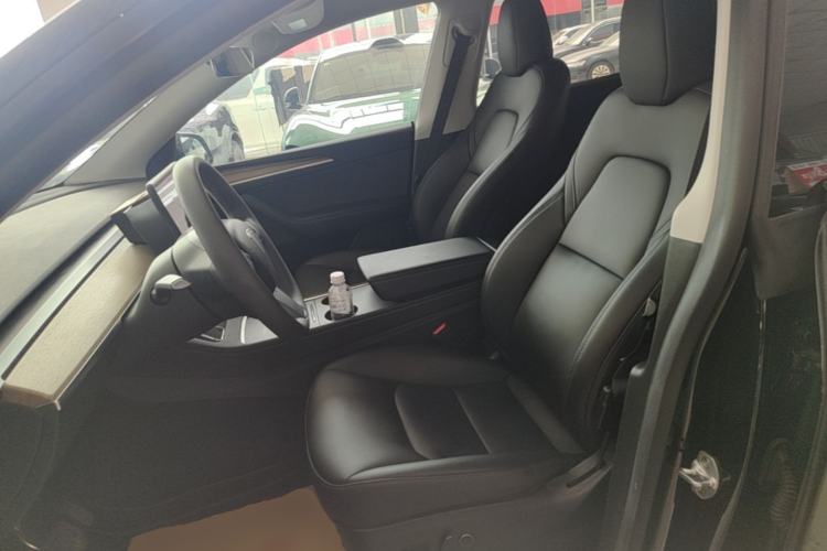 Used Tesla Model Y 2022 Rear-Wheel-Drive Version Left Front Seat