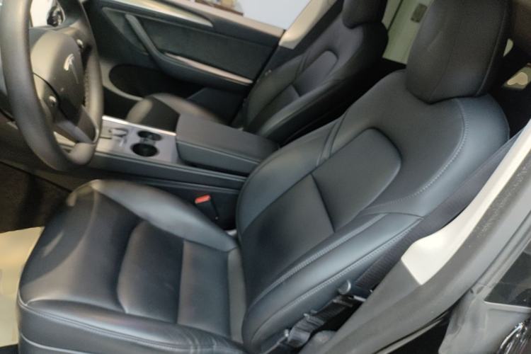 Used Tesla Model Y 2022 Rear-Wheel-Drive Version Left Front Seat