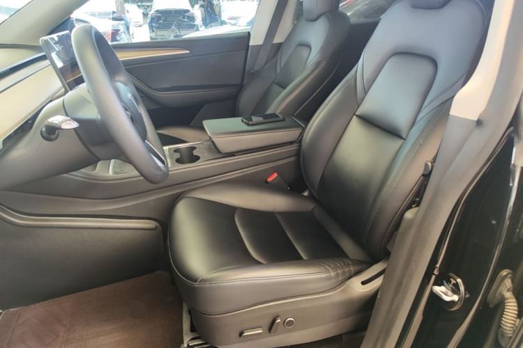 Used Tesla Model Y 2022 Rear-Wheel-Drive Version Left Front Seat