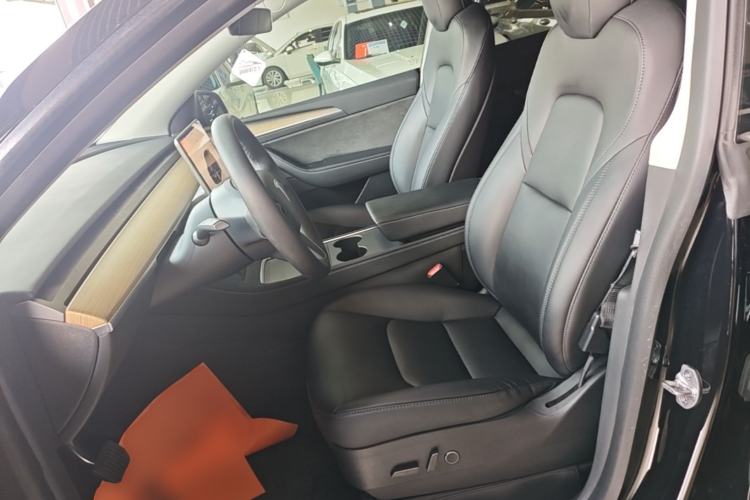 Used Tesla Model Y 2022 Rear-Wheel-Drive Version Left Front Seat