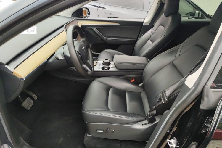 Used Tesla Model Y 2022 Rear-Wheel-Drive Version Left Front Seat