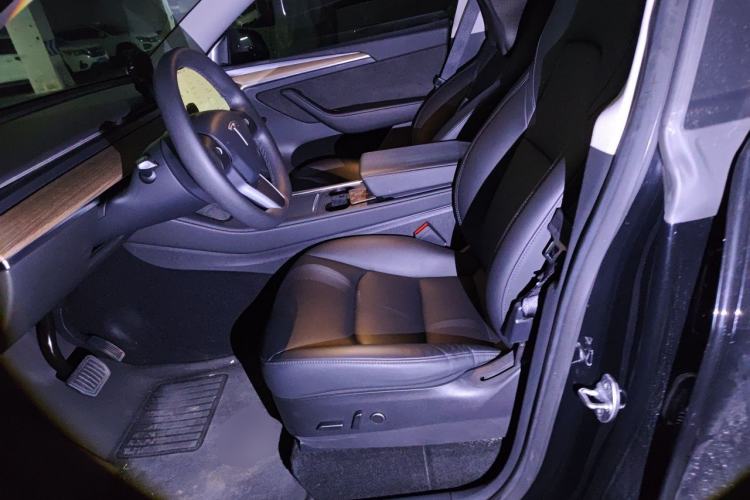 Used Tesla Model Y 2022 Rear-Wheel-Drive Version Left Front Seat