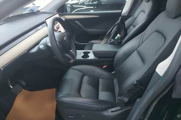 Used Tesla Model Y 2022 Rear-Wheel-Drive Version Left Front Seat