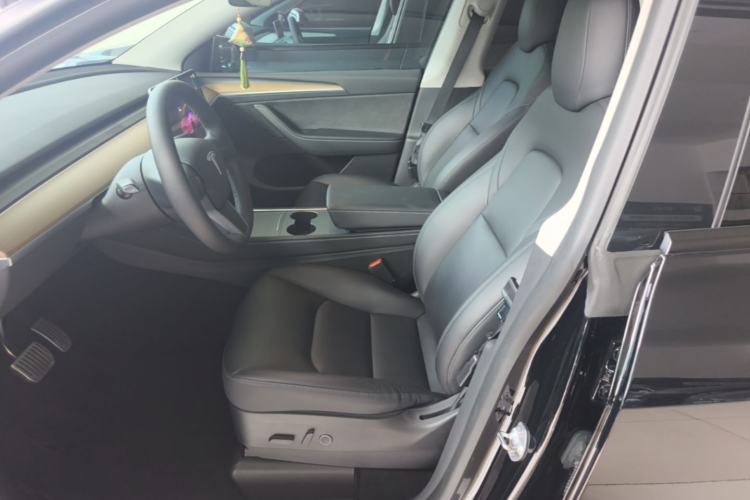 Used Tesla Model Y 2022 Rear-Wheel-Drive Version Left Front Seat