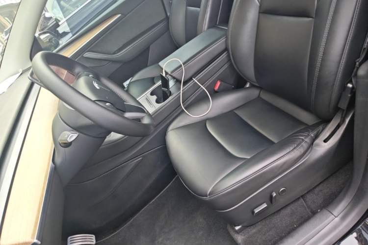 Used Tesla Model Y 2022 Performance High-Performance All-Wheel-Drive Version Left Front Seat
