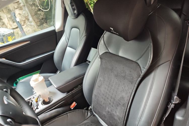 Used Tesla Model Y 2022 Rear-Wheel-Drive Version Left Front Seat