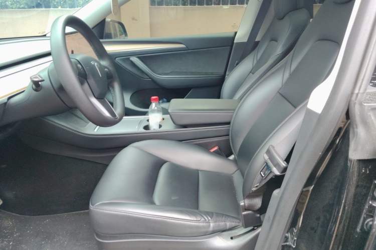 Used Tesla Model Y 2022 Rear-Wheel-Drive Version Left Front Seat
